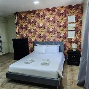 Cozy Minutes From The Appartement Willemstad
